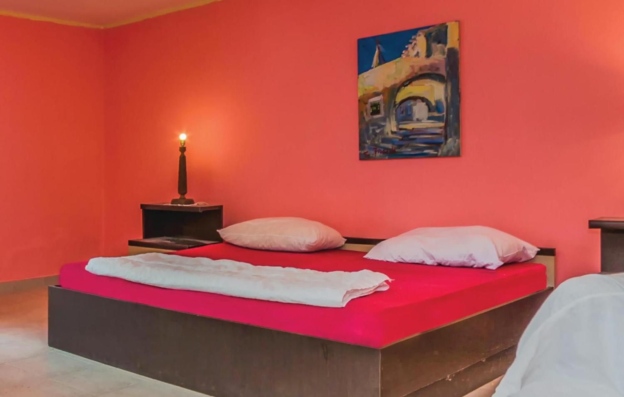 Cozy Apartment In Vrsar With Kitchen Ngoại thất bức ảnh